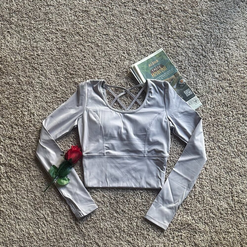 Beige stretch long sleeve top - Criss cross design at back - Size S - Picture 1 of 3